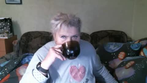 lanacat555 online show from February 1, 3:00 pm