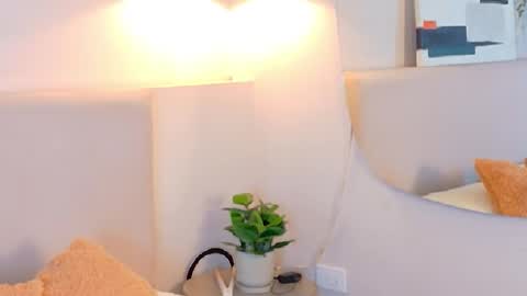 Lana online show from September 27, 9:00 pm