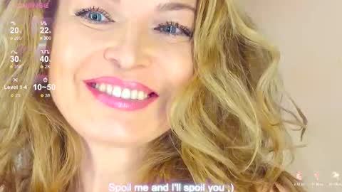 lanavibes online show from November 27, 5:49 pm