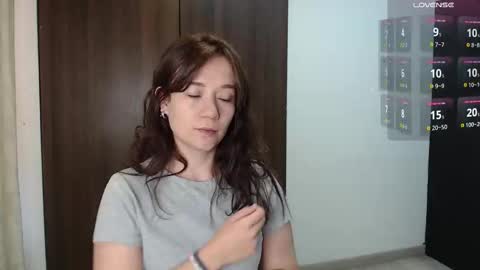 Lanna online show from December 15, 1:05 pm