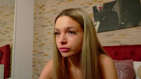 Lanna online show from February 27, 7:57 pm