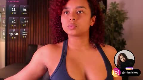 Lara  online show from October 20, 7:50 pm