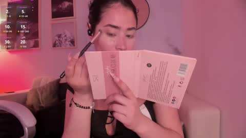 Snapshot of lara_madisson chatting on September 25, 6:12 am Lara Madisson online show from September 25, 6:12 am