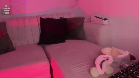 Lara Madisson online show from January 13, 5:35 am