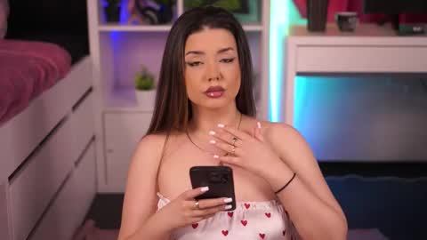 Lara online show from March 9, 7:59 pm