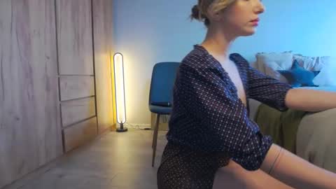 Snapshot of larakanes chatting on February 4, 7:07 am LaraKanes online show from February 4, 7:07 am