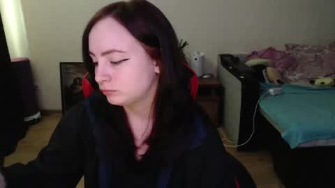 Laralianna online show from April 27, 10:45 am