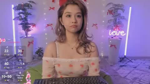 Lara online show from March 27, 8:20 pm