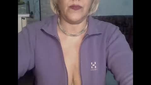 larisaq4ugo24 online show from February 22, 12:28 pm