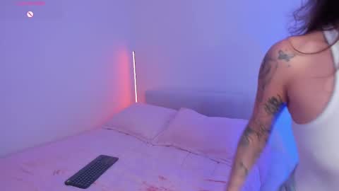 Lary  online show from November 22, 7:11 am