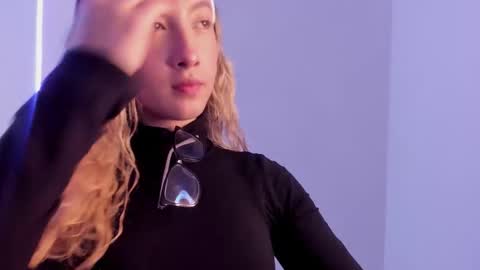 Lau Miller online show from November 4, 11:32 pm