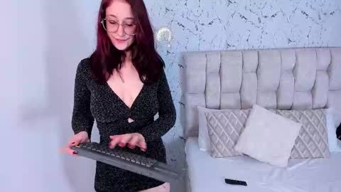 LauraIvy online show from November 13, 1:21 pm