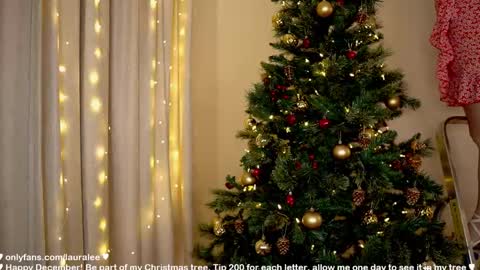 Laura Lee. online show from December 4, 1:41 am