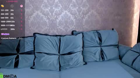 Laura online show from September 10, 10:15 am