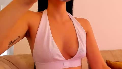 LAURA SOE online show from January 11, 7:08 pm