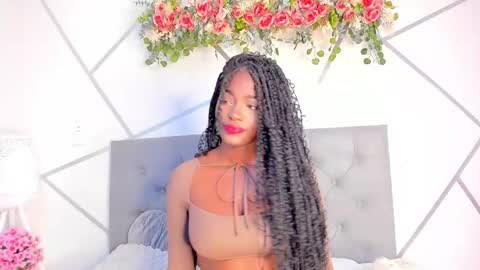 lauraaluccii online show from March 5, 12:44 pm