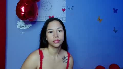 Snapshot of lauracb_ chatting on February 17, 10:07 am lauracb online show from February 17, 10:07 am