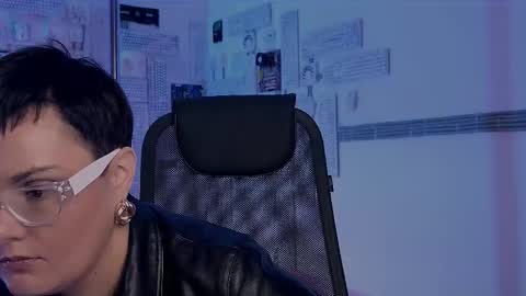 lauradavidsons online show from November 14, 6:41 pm