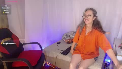 Laura Sofia online show from April 15, 10:54 pm