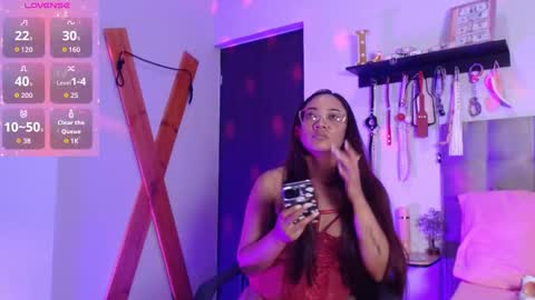 Laura online show from October 13, 5:04 pm