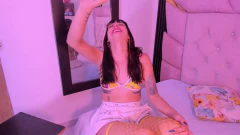 Laurem online show from October 29, 8:00 pm