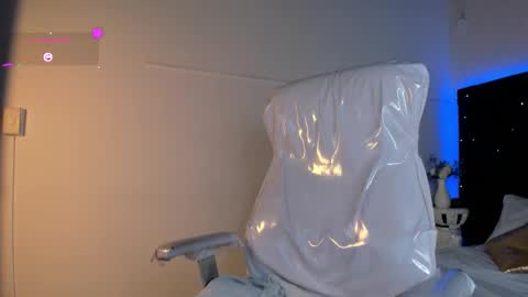 Lauren online show from October 18, 9:16 pm