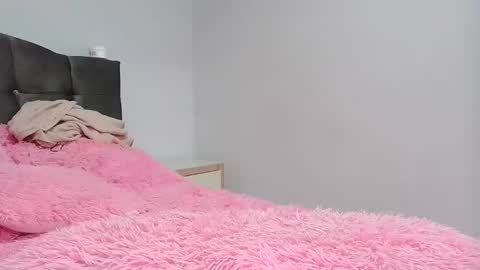 laurenhot94 online show from January 14, 12:59 am