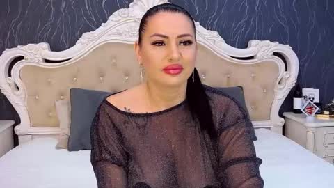 Laura online show from November 22, 9:01 am