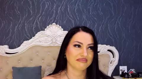 Laura online show from February 2, 3:33 pm