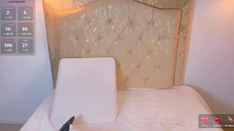 laurenn_smitth online show from March 18, 1:27 pm