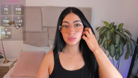 Snapshot of laurenn_smitth chatting on October 6, 12:44 pm laurenn_smitth online show from October 6, 12:44 pm