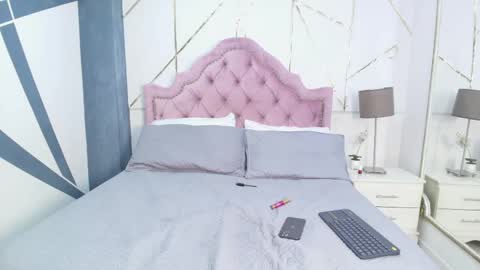 Lauren  online show from February 14, 4:31 pm