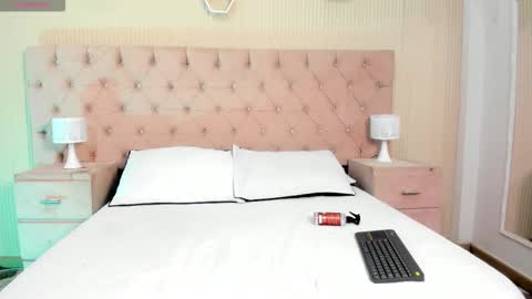 Lauren  online show from October 11, 2:42 pm