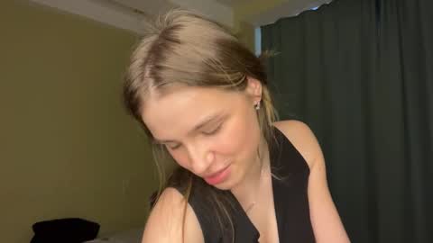 Bella online show from April 6, 11:11 am