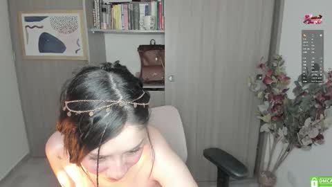 Lauryn online show from November 29, 10:36 pm