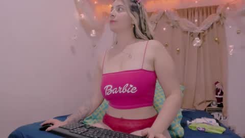 Lauu G online show from December 27, 4:04 am