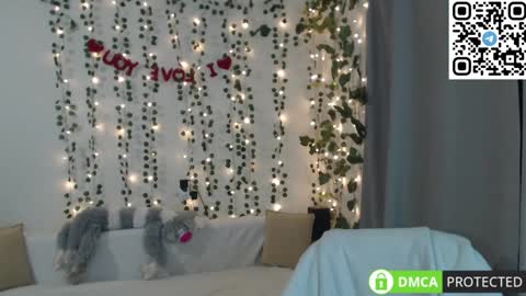 Mia online show from January 8, 11:41 pm