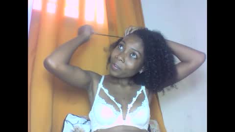 layannek online show from October 17, 9:01 am