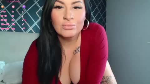 Layla MILF online show from January 24, 10:00 am