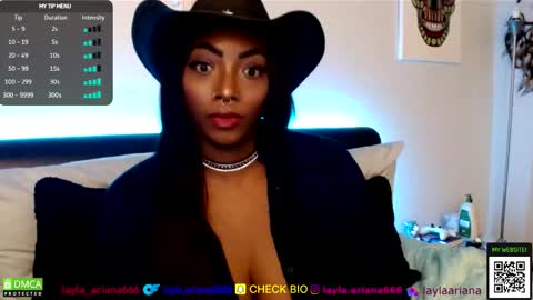 laylaariana online show from November 1, 4:05 am