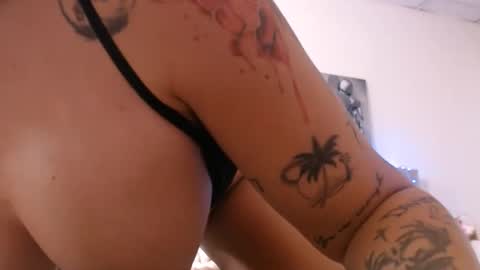 laylacruz online show from September 10, 6:24 am