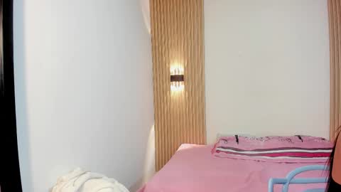 LaylaEmber online show from January 19, 1:18 pm