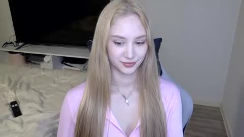 Laylla001 online show from March 10, 5:55 am