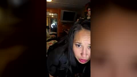 laylolajade online show from July 15, 7:40 pm