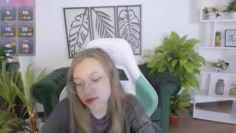 layriantavee online show from September 18, 6:23 am