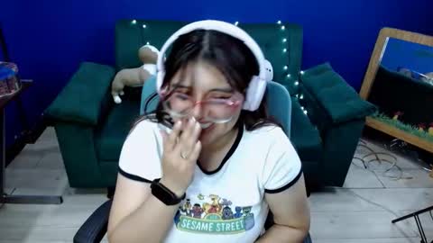 Snapshot of lcherryblossoml chatting on October 18, 2:25 am lcherryblossoml online show from October 18, 2:25 am