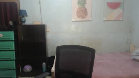 leah_fucker online show from March 10, 10:47 pm