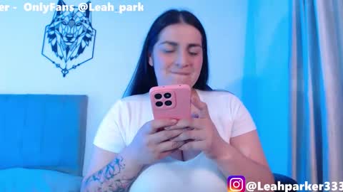 leahparker33 online show from February 23, 4:24 am