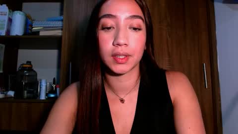 leanaalhub online show from December 3, 3:09 am