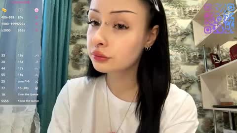 Kiki online show from May 11, 3:51 pm